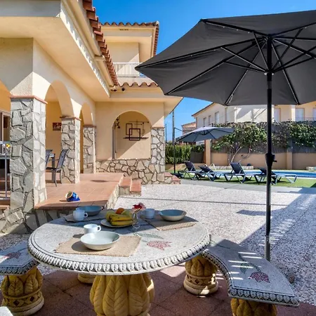 Vela, Casa Con Piscina Privada A Pocos Metros De La Playa *
