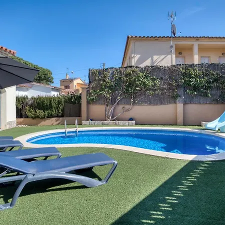 Holiday home Vela, Casa Con Piscina Privada A Pocos Metros De La Playa *
