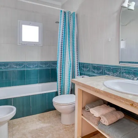 Holiday home Vela, Casa Con Piscina Privada A Pocos Metros De La Playa L'Escala