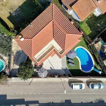 Holiday home Vela, Casa Con Piscina Privada A Pocos Metros De La Playa L'Escala