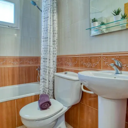 Holiday home Vela, Casa Con Piscina Privada A Pocos Metros De La Playa *