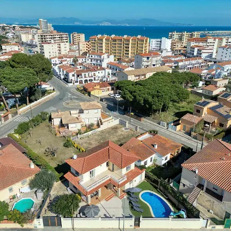 Vela, Casa Con Piscina Privada A Pocos Metros De La Playa L'Escala