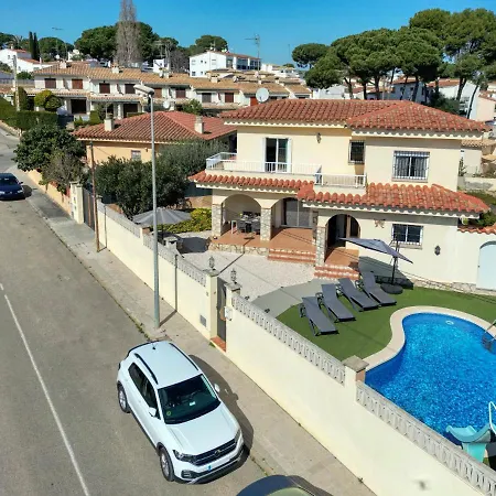 Vela, Casa Con Piscina Privada A Pocos Metros De La Playa * L'Escala