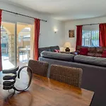 Vela, Casa Con Piscina Privada A Pocos Metros De La Playa Semesterbostad *