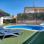 Semesterbostad Vela, Casa Con Piscina Privada A Pocos Metros De La Playa *