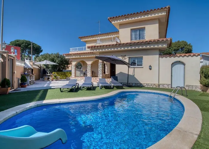 Vela, Casa Con Piscina Privada A Pocos Metros De La Playa L' Escala